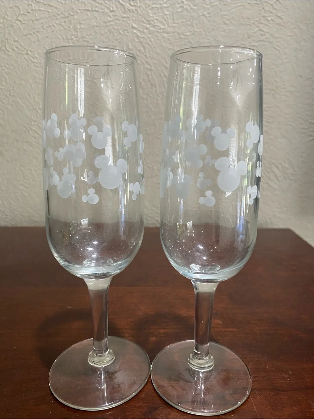 Set of 2, Disney Etched Mickey Mouse Icon, Champagne Flutes
